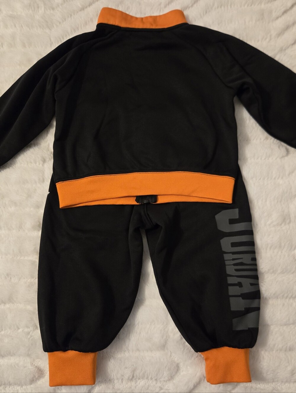 Jordan Set - Picture 2 of 3